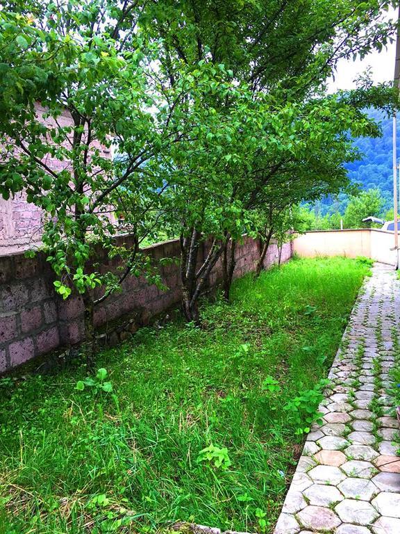 Family & Friends Guest House Dilijan Exterior photo